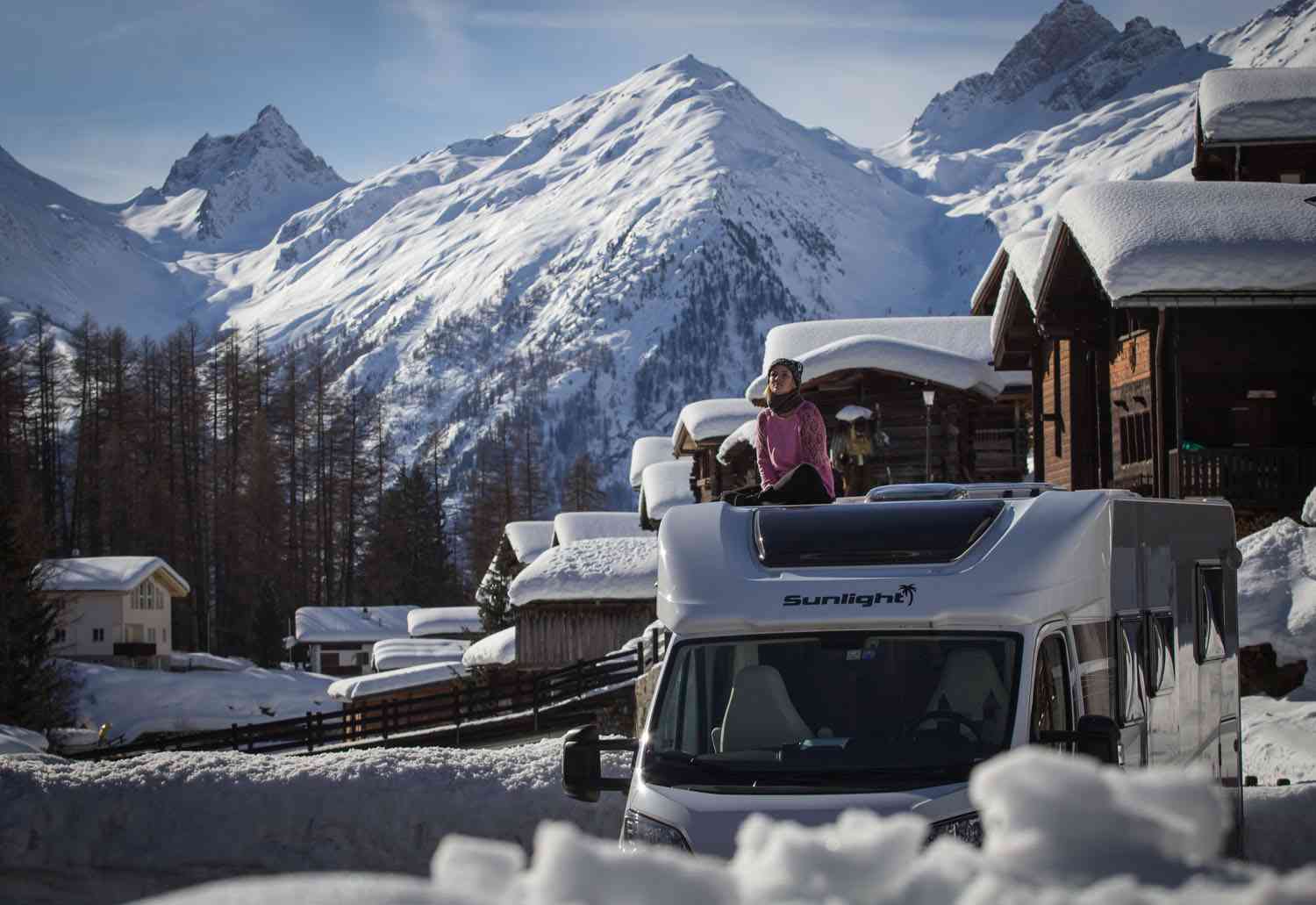 McRent camper IJsland in de sneeuw | Campers Europa